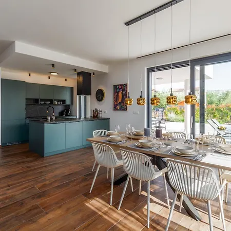 Ava Rosa By Seeadria Agency * Novigrad (Istria)