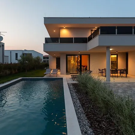 Ava Rosa By Seeadria Agency