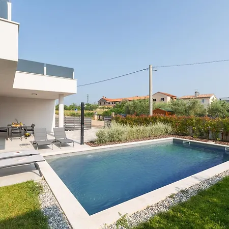 Ava Rosa By Seeadria Agency Willa